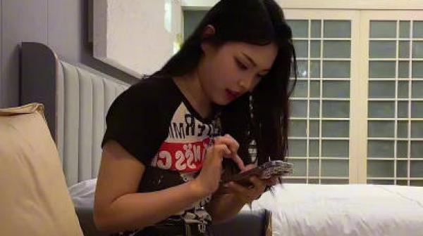 约了个青春靓丽的妹子-尹志平